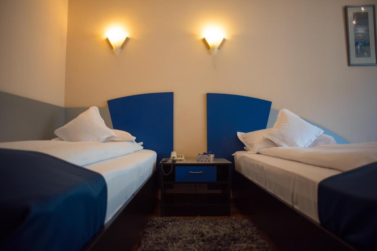 Hotel Marami Sinaia Kültér fotó